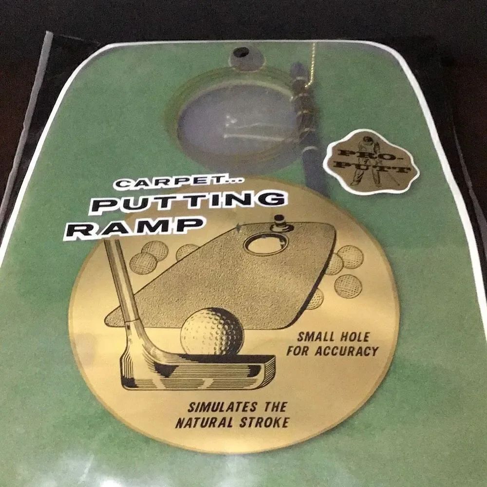 Vintage office adjustable ramp putting green